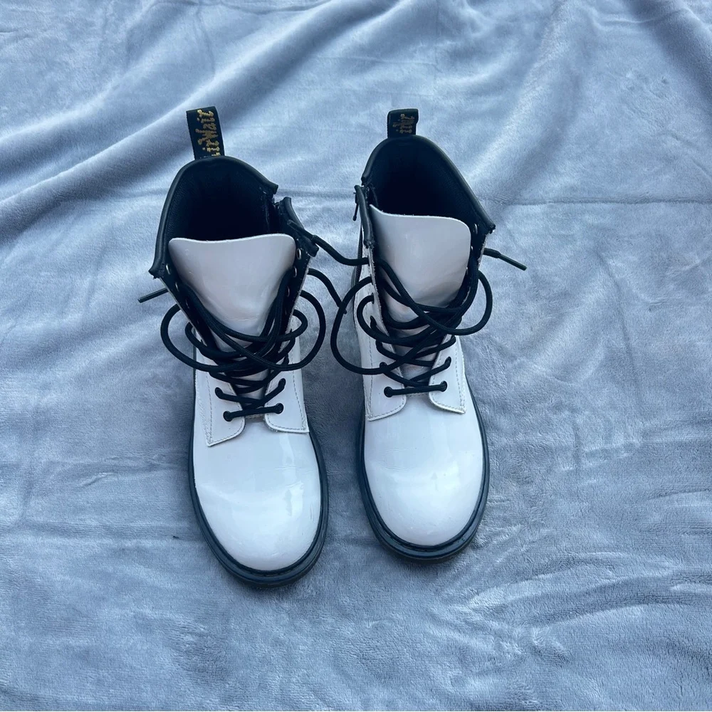 Dr. Marten Kids White Patent Combat Boot Lace-Up Chunky Sole Mini Grunge size 6